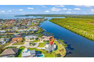 138 Colonial St Sw, PORT CHARLOTTE