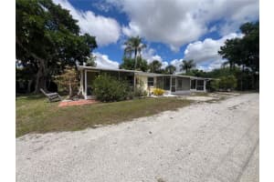 275 Pineapple St #b, ENGLEWOOD