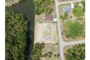561 Pembroke Dr, PORT CHARLOTTE