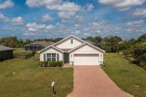 341 Porto Alegre St, PUNTA GORDA