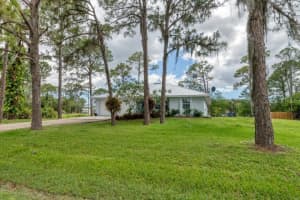 15 Riverfront Dr, VENICE 15 Riverfront Dr, VENICE