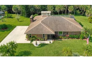 8080 Casa De Meadows Dr, ENGLEWOOD