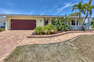 2684 Titania Rd, ENGLEWOOD