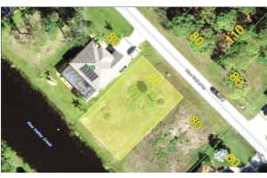40 Pine Valley Ln, ROTONDA WEST