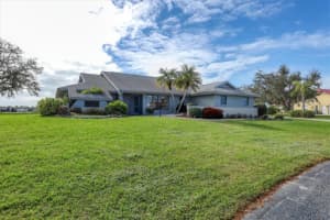 8110 Casa De Meadows Dr, ENGLEWOOD