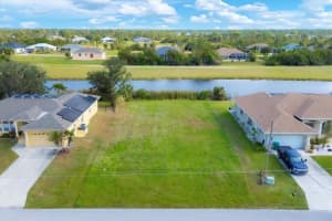 244 Tournament Rd, ROTONDA WEST