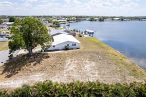3387 Pinetree St, PORT CHARLOTTE