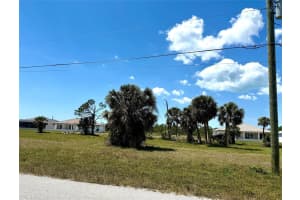 241 W Pine Valley Ln, ROTONDA WEST