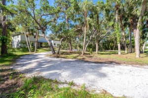 425 Laurel Rd W, NOKOMIS