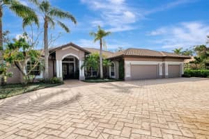 910 Park Place Dr, ENGLEWOOD