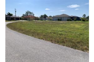 28 Tee View Rd, ROTONDA WEST