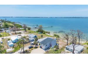 568 S Mccall Rd, ENGLEWOOD