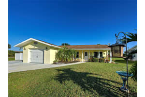 790 Coral Way, ENGLEWOOD