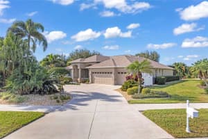 895 Clear Lake Dr, ENGLEWOOD