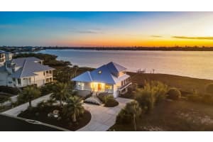 9941 Eagle Preserve Dr, ENGLEWOOD