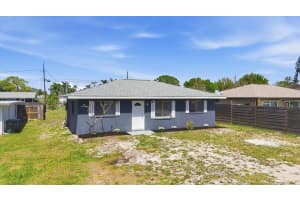 564 Leach St, ENGLEWOOD