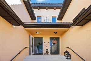 10817 Tarflower Dr #201, VENICE