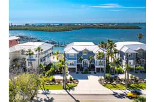 1390 Beach Rd #1, ENGLEWOOD