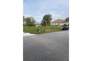 30 Clinton Ct N, PALM COAST