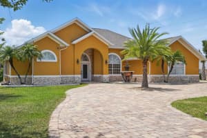2 Cleveland Ct, PALM COAST