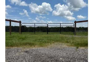 594 E County Road 90, BUNNELL