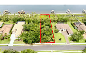 63 S Riverwalk Dr, PALM COAST