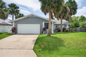 4 Crossleaf Ct E, PALM COAST