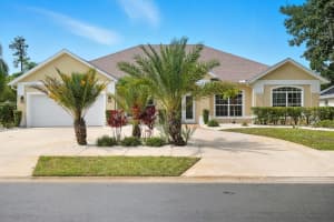 8 Lakeside Pl W, PALM COAST