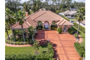 1 Rae Dr, PALM COAST