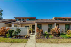 1228 Charter Oaks Cir, HOLLY HILL