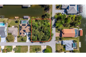 2 Coconut Ct, PALM COAST