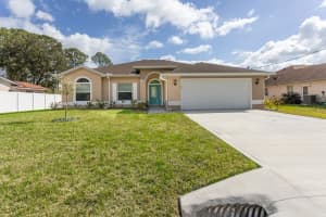 10 Fischer Ln, PALM COAST