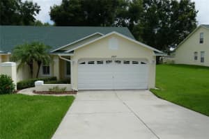 8907 Courtyard Ln, GROVELAND