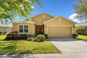 202 Compass Rose Dr, GROVELAND