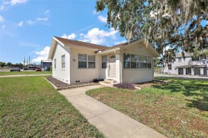 30 E Key Ave, EUSTIS