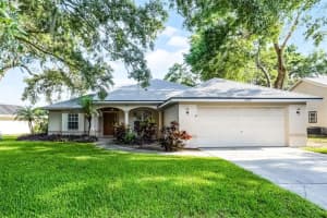 2711 Bayview Dr, EUSTIS
