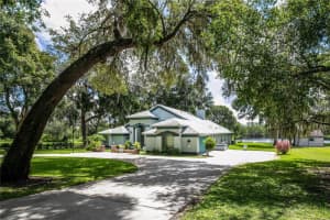 168 Pond Rd, MOUNT DORA