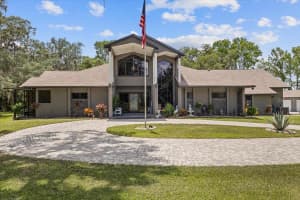 8740 E Larlan Ct, INVERNESS