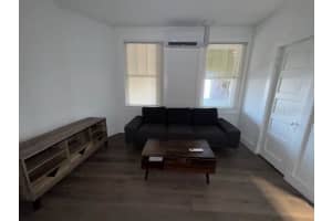 206 W Main Apt 205 St, LEESBURG