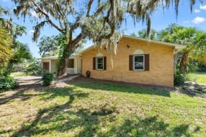 5434 County Road 122n, WILDWOOD