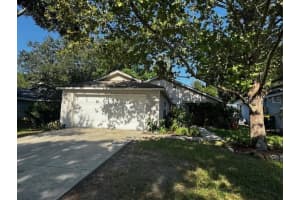 704 Kenmoore Ct, EUSTIS
