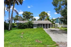 1754 Lake St, OVIEDO