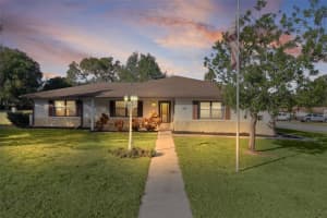 602 Fourth Ave, LADY LAKE