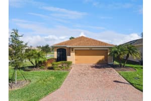 328 Vestrella Dr, POINCIANA