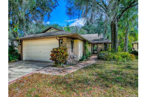 104 Waterwood Dr, YALAHA