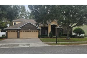 317 E Blue Water Edge Dr, EUSTIS