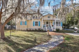 832 E 9th Ave, MOUNT DORA