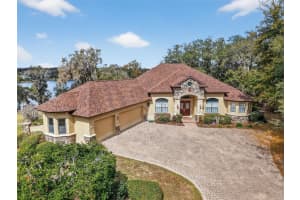 2007 Country Club Dr, EUSTIS