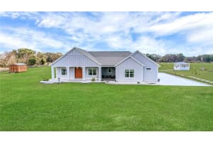 1679 E County Road 462, WILDWOOD
