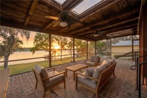 2874 E Crooked Lake Dr, EUSTIS
